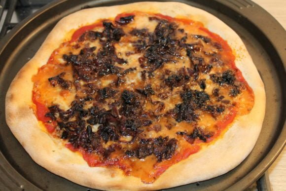 Gorgonzola pizza with caramelized red onions 2