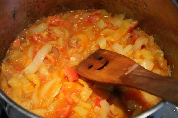Lecso recipe 11 - Hungarian lecso in pot