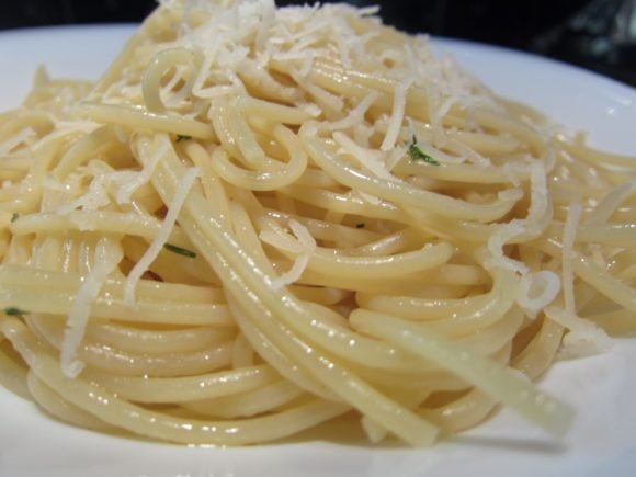 Spaghetti garlic thyme olive oil