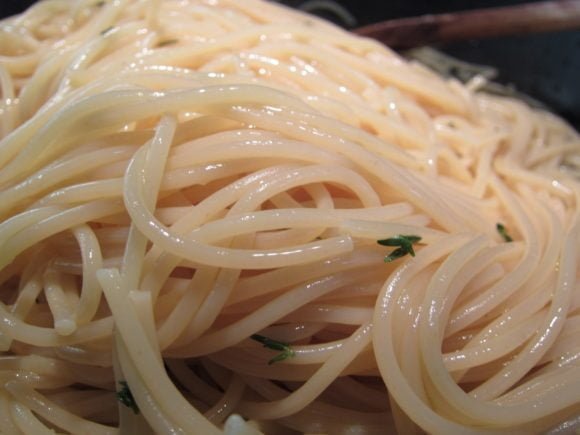 Spaghetti garlic thyme olive oil recipe 4