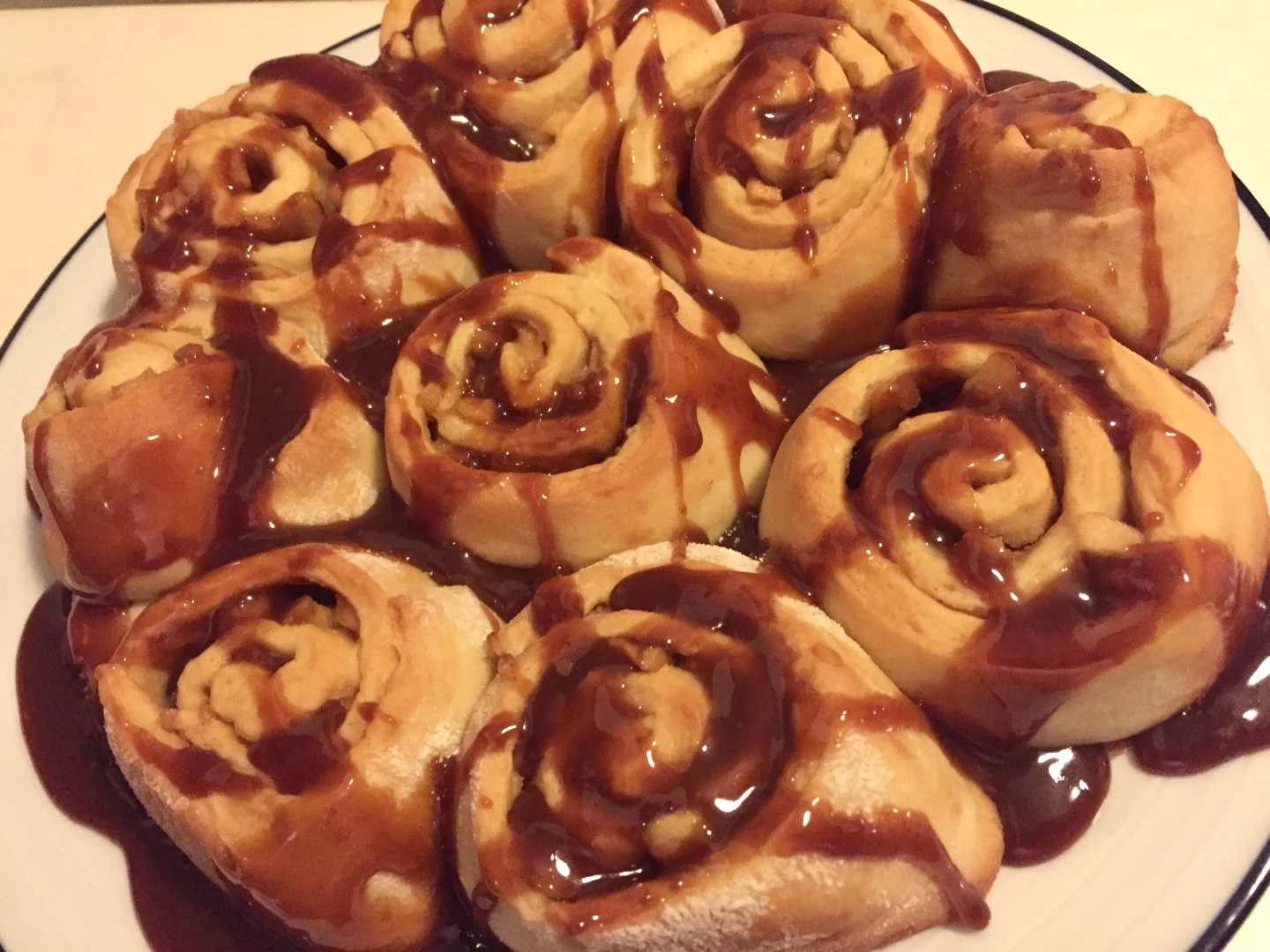 Apple cinnamon rolls23