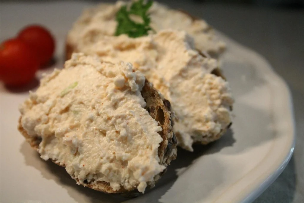 Cottage cheese dip körözött