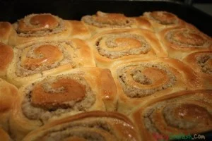 Hornet nest cake in the oven