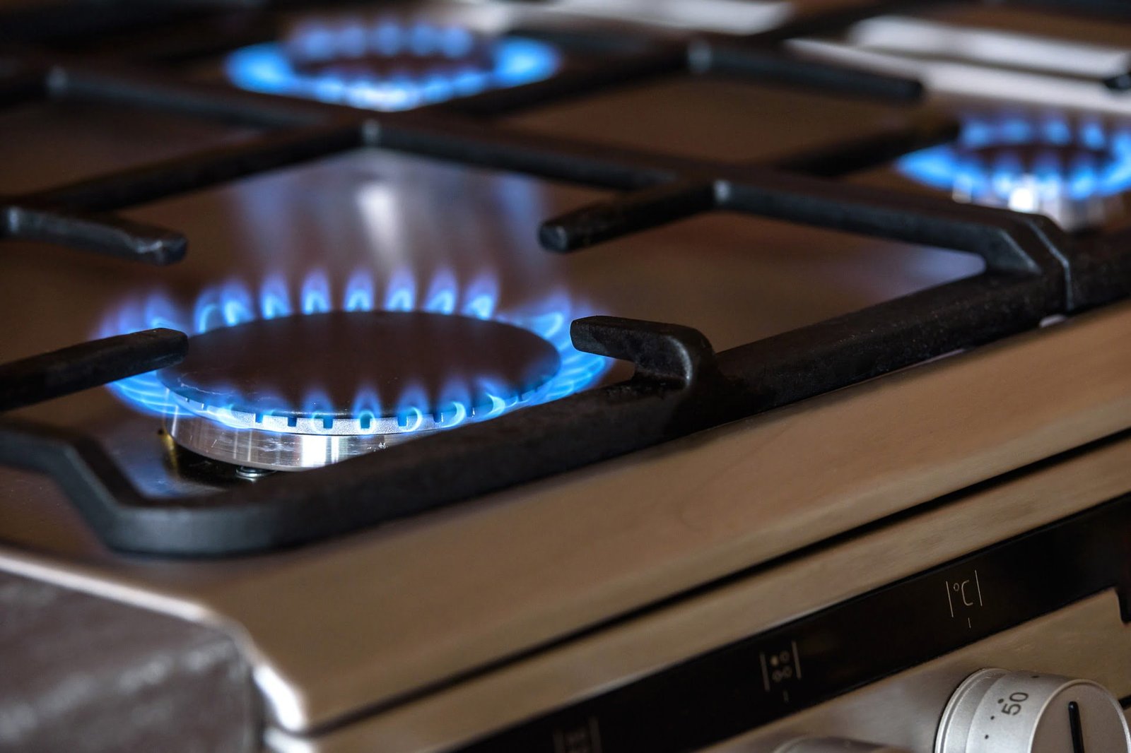 Gas burners on gas range