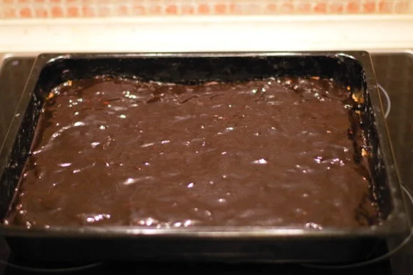 Gerbeaud cake recipe 6 - spread chocolate glaze