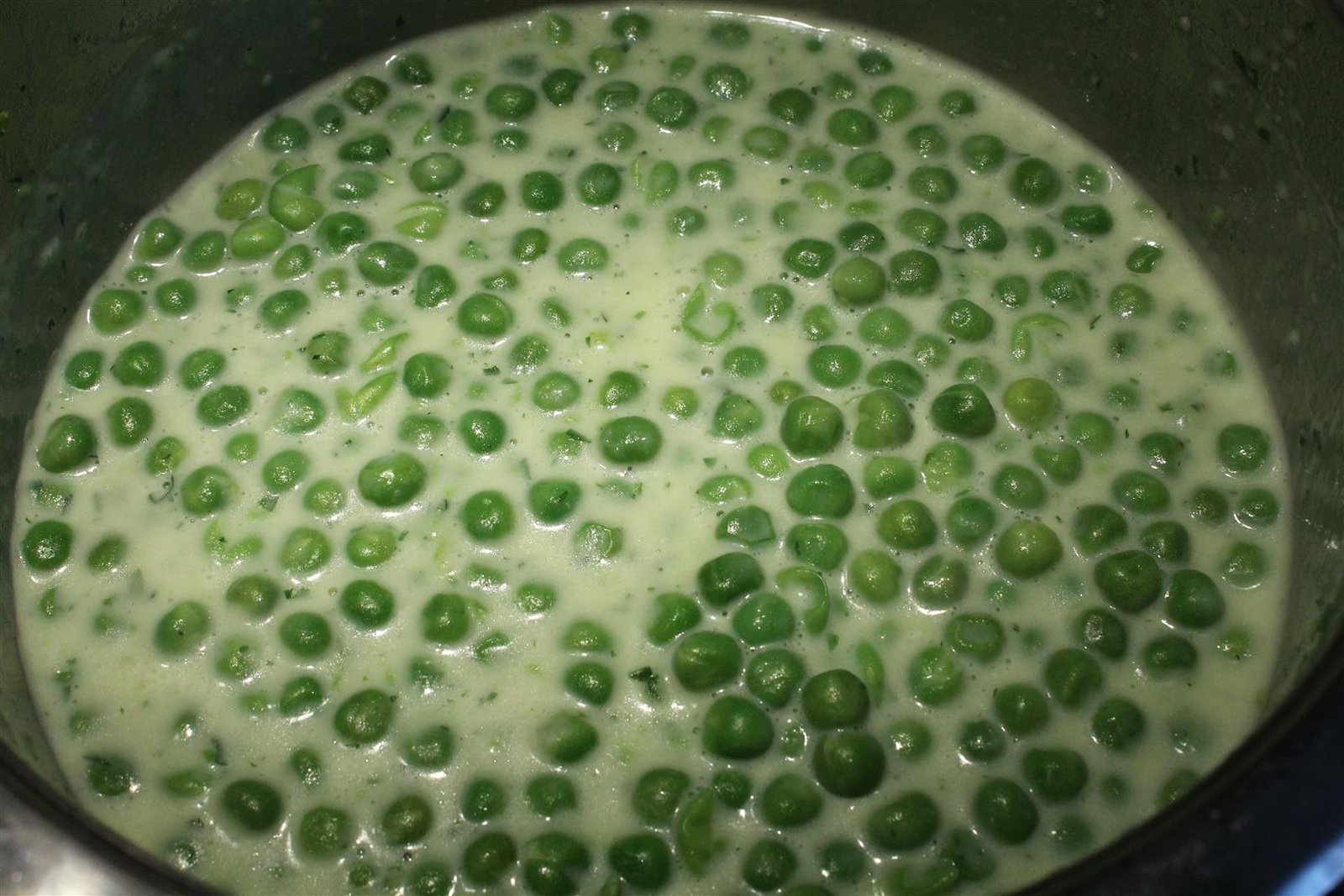 Green pea stew - Spicy Goulash