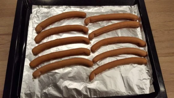 How to bake hot dogs