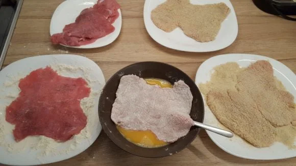 Making wienerschnitzel