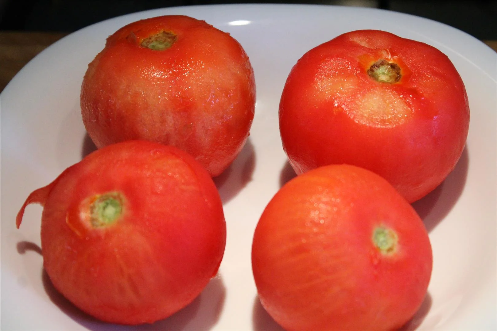 Peeled tomatoes